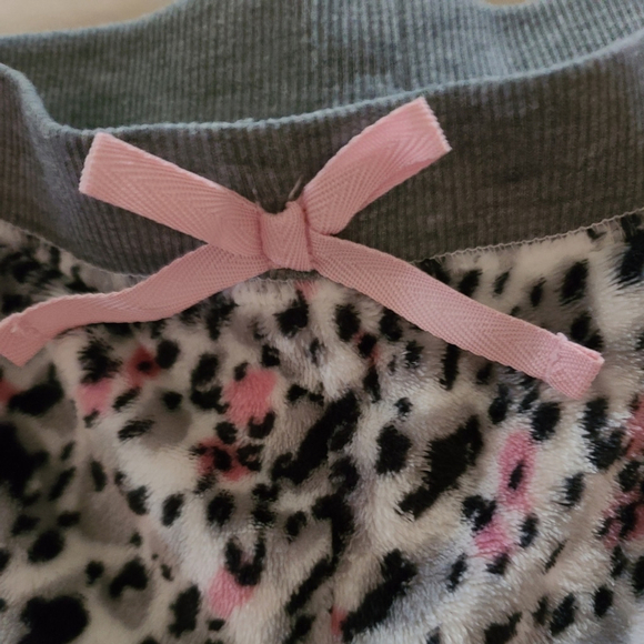 BCBGirls 3‑Piece Velour Pajama Set ‑ L - Picture 6 of 11
